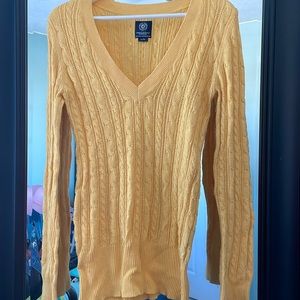 women’s American Eagle cable knit v-neck sweater, sz L